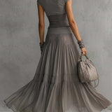 Ute™ | Elegantes Boho-Set mit Spitzen-Oberteil und Faltenrock in Grau