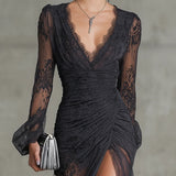 Dunkelgraues Spitzen-Raffiniertes Transparentes Langarm-Maxikleid mit Schlitz
