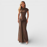 Elara - Élégante robe maxi de soirée marron avec décolleté drapé