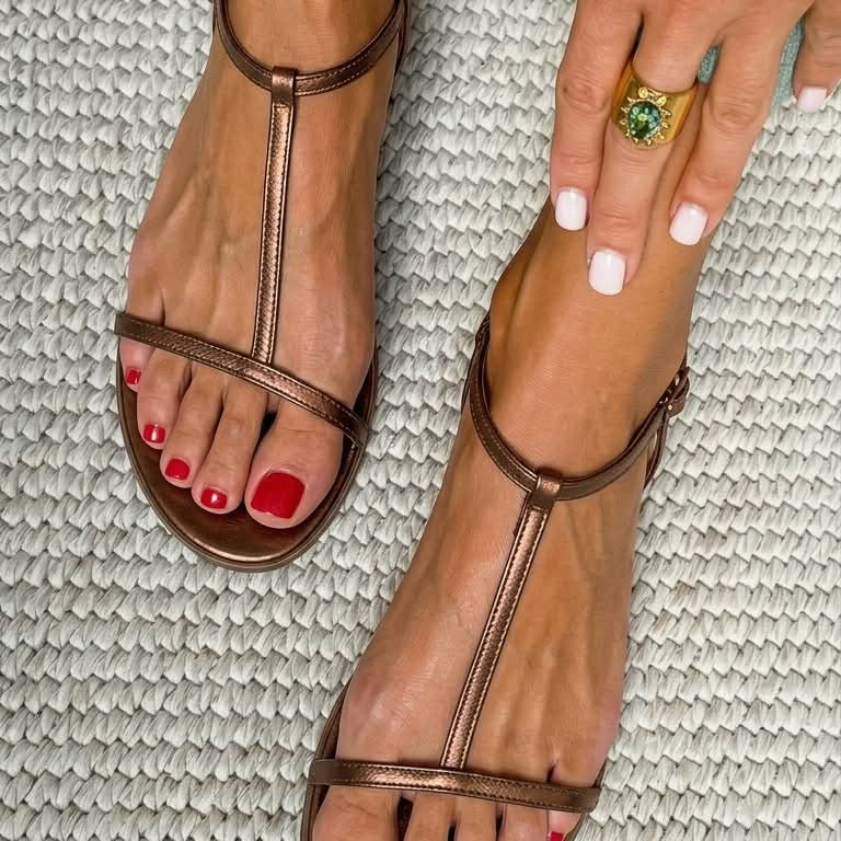 Rosalba | Goldene Sandalen Frühling