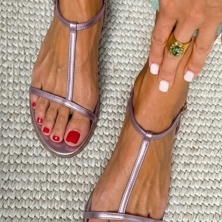 Rosalba | Goldene Sandalen Frühling