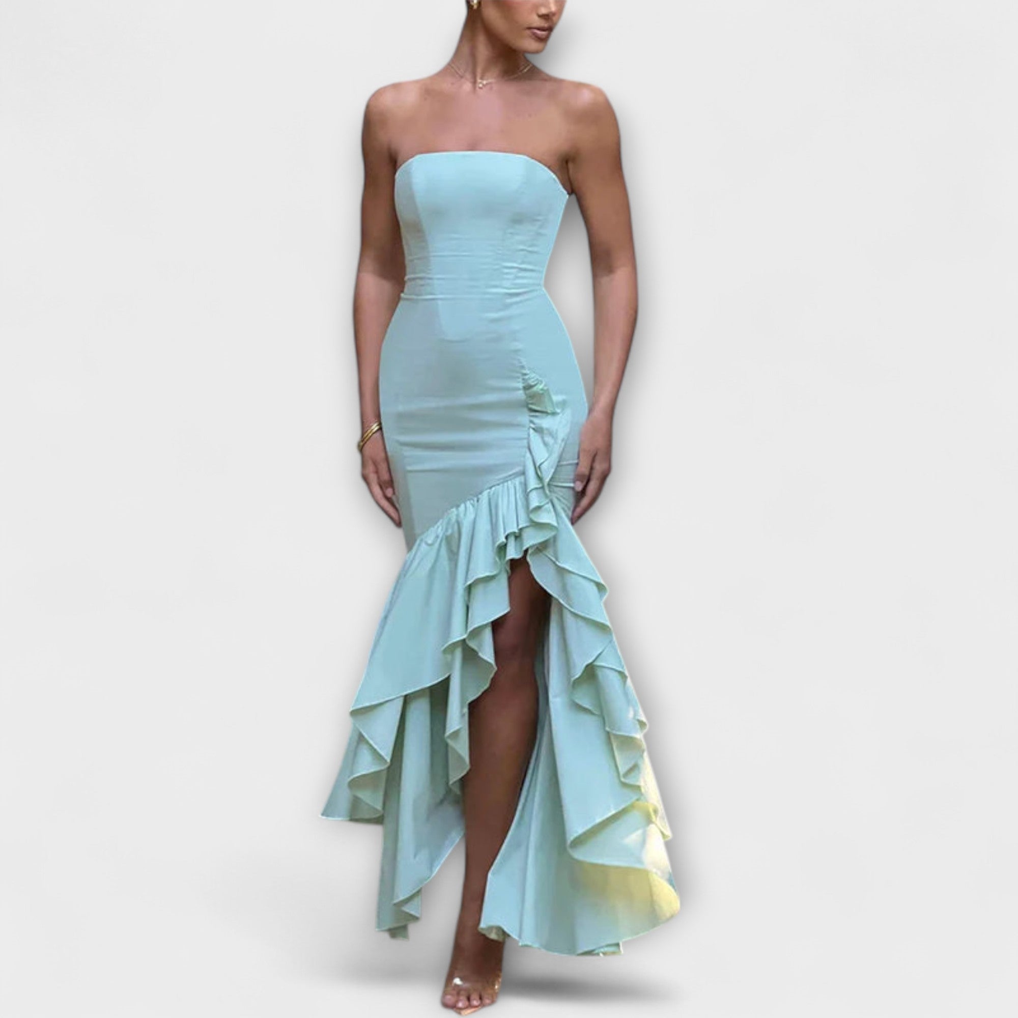 Zuri - Robe Maxi Slim Fit Off-Shoulder avec ourlet asymétrique