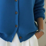 Beate | Kurze Strickjacke mit Knopfkragen