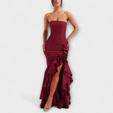 Zuri - Robe Maxi Slim Fit Off-Shoulder avec ourlet asymétrique