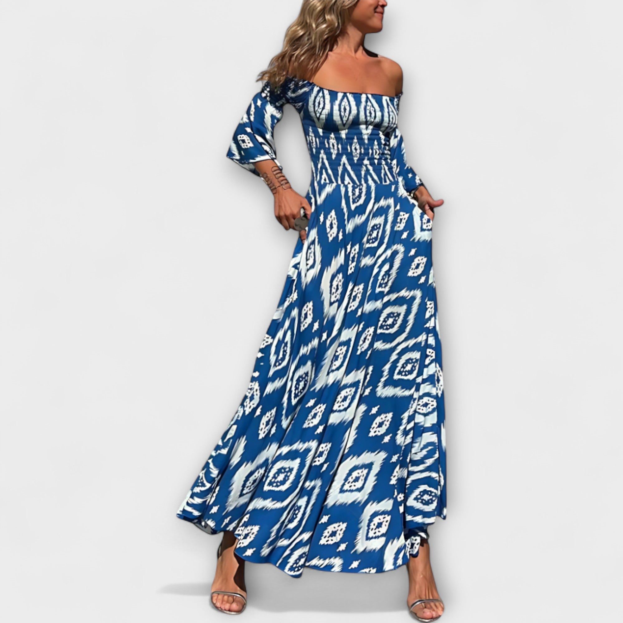 Bella - Robe off-shoulder avec fleurs marines