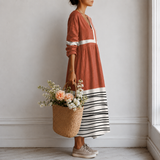 Vivienne™ | Robe longue en lin à blocs graphiques et rayures contrastées