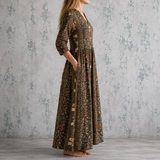 Honorine™ | Robe longue en lin à imprimé floral en panneaux sur fond sombre