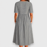 Cecily | Robe midi à rayures avec détails de boutons et poches