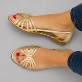 Eleonora | Goldene Sandalen Licht des Sommers