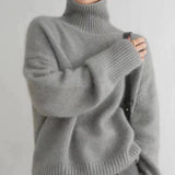 Dorothea | Rollkragenpullover aus Kabelstrick