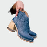 Bestickte Lederstiefel