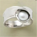 Bague en perles rétro