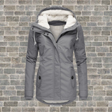 Waltraud | Plissierte Winterjacke mit Kapuze