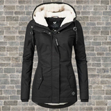 Waltraud | Plissierte Winterjacke mit Kapuze