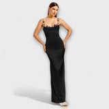 Eira - Robe en satin ornée avec lacets dans le dos