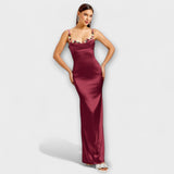 Eira - Robe en satin ornée avec lacets dans le dos