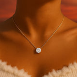 Collier avec un joli bijou lumineux