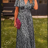 Elis – Langes, luftiges Kleid mit floralem Muster