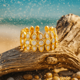 Bijoux du matin avec des pierres précieuses brillantes