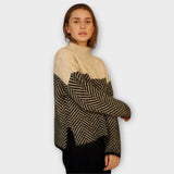 Marta - Weicher Pullover mit Stehkragen