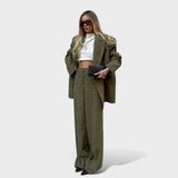 Ana - Elegantes Urban Outfit