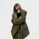 Ana - Elegantes Urban Outfit