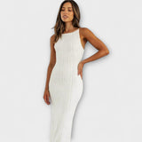 Robe longue sans manches froncée chic