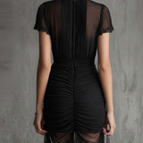 Schwarzes Chiffon Faltendes Taillen Mini-Kleid mit Spitzenbesatz