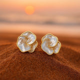 Perles dorées et boucles d'oreilles en perles