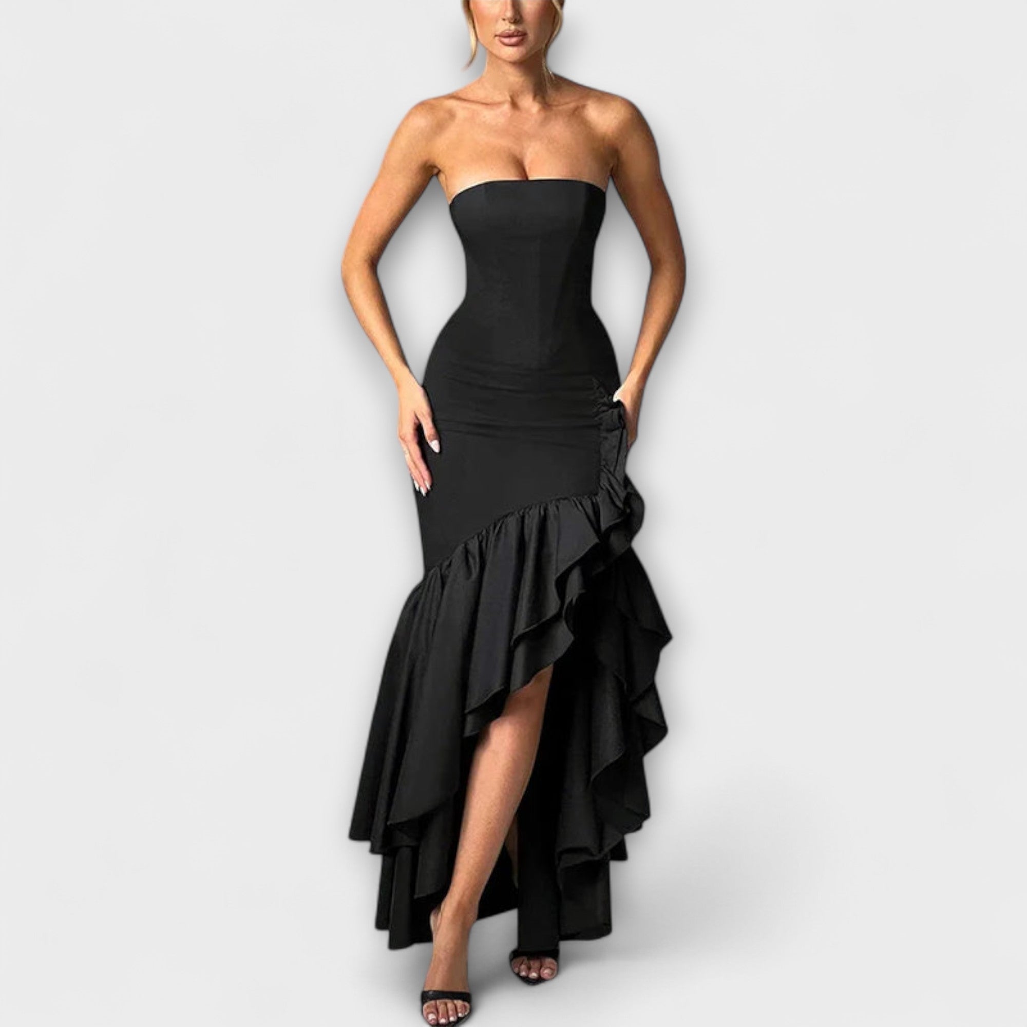 Zuri - Robe Maxi Slim Fit Off-Shoulder avec ourlet asymétrique