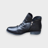 Wiebke | Gerafftes Leder mit Reißverschluss Stiefeletten